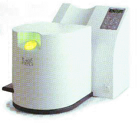 TARGIS POWER es un aparato de luz futurista, que combina LUZ y CALOR en un proceso controlado.
